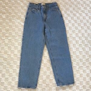 Universal Thread Denim Straight Leg Jeans